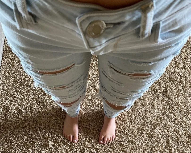 American Eagle Outfitters Ripped Jeans - Image 5