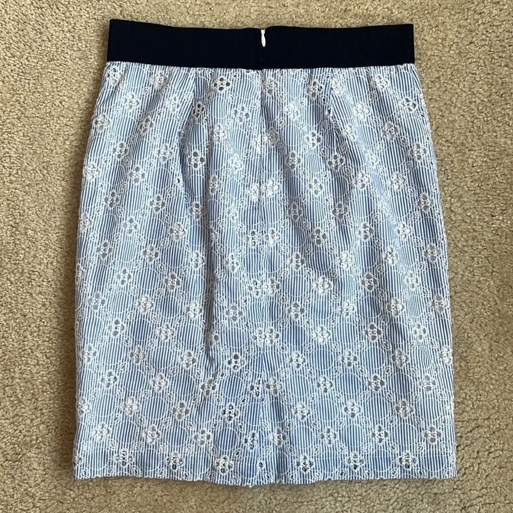 Ann Taylor Light Blue White Pinstripe Eyelet Pencil Skirt Size 00P 00 Petite - Image 2