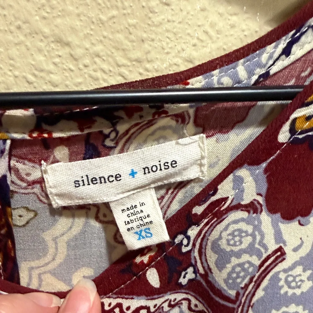 Silence + Noise Urban Outfitters Dress Sz XS Floral Cap Sleeve - Image 4