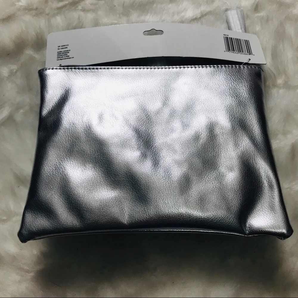 NWT 3 Piece Black & Silver Travel Makeup Bags Gift Set - Image 7