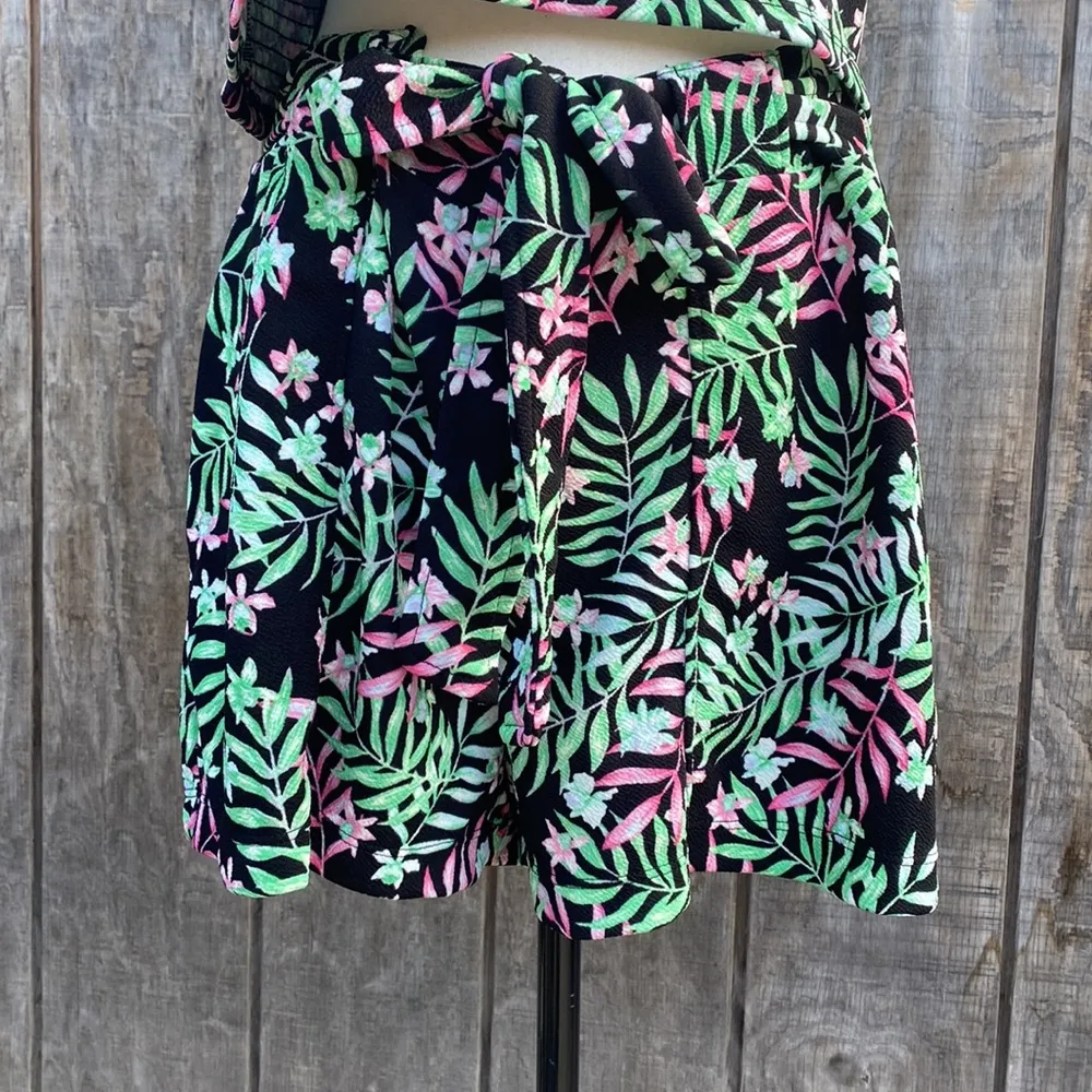 EUC  Juniors' Princess Seam Tank Top and Shorts, Smocking Tropical - Image 2