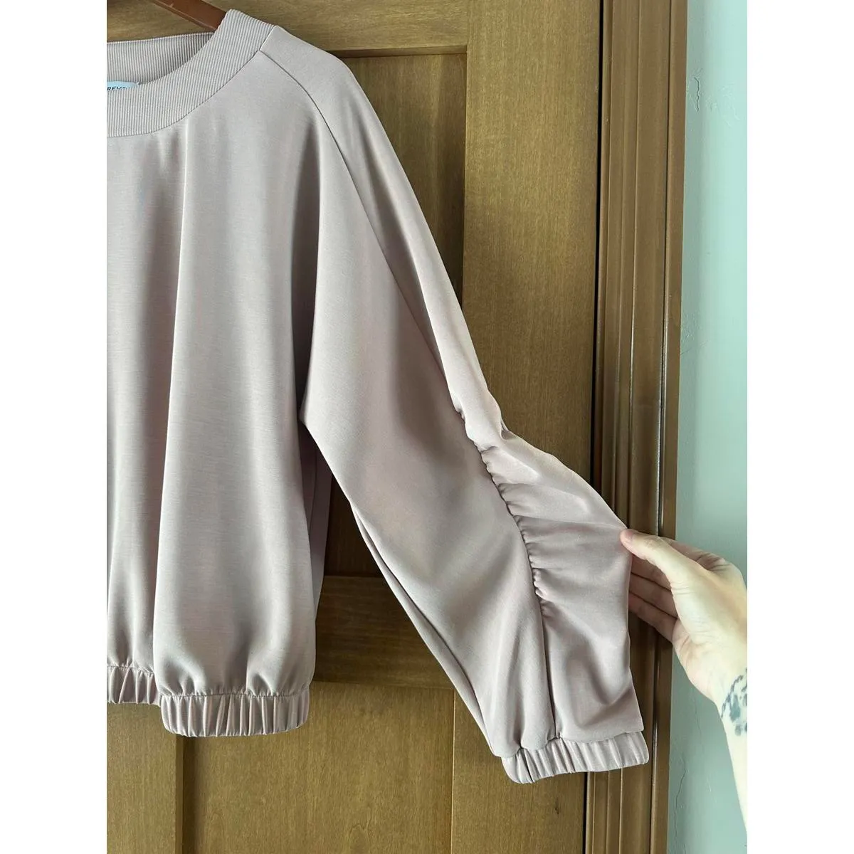 Evereve Mariana Sleek Pullover Crewneck Ruffle Sleeve Blush Pink Women’s Medium - Image 5