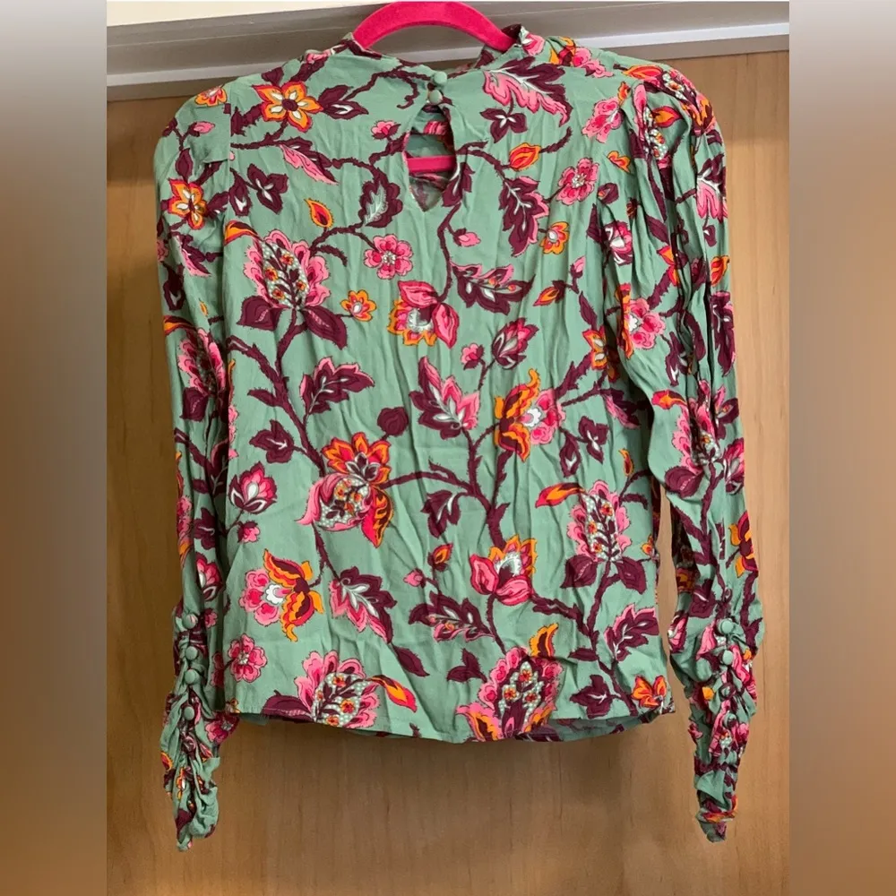 Zara Floral Green Women's Top.  Size X-Small - Image 3