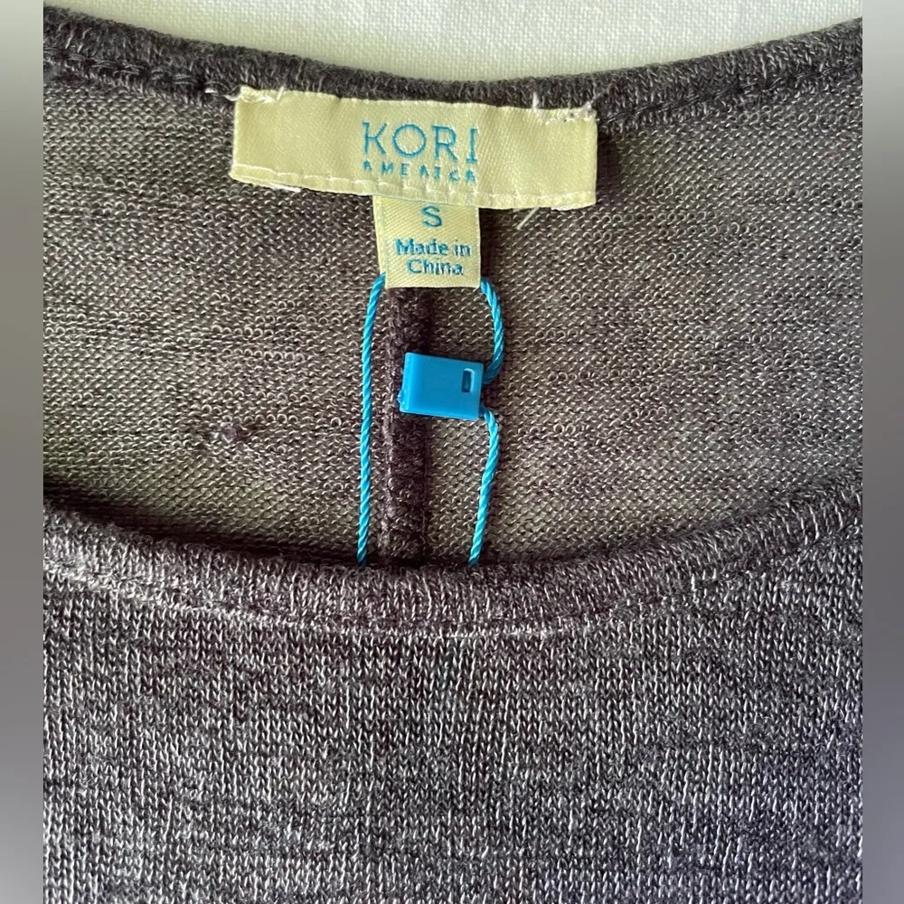 Kori Elegant Gray Heathered Lace Trim Top - Image 7