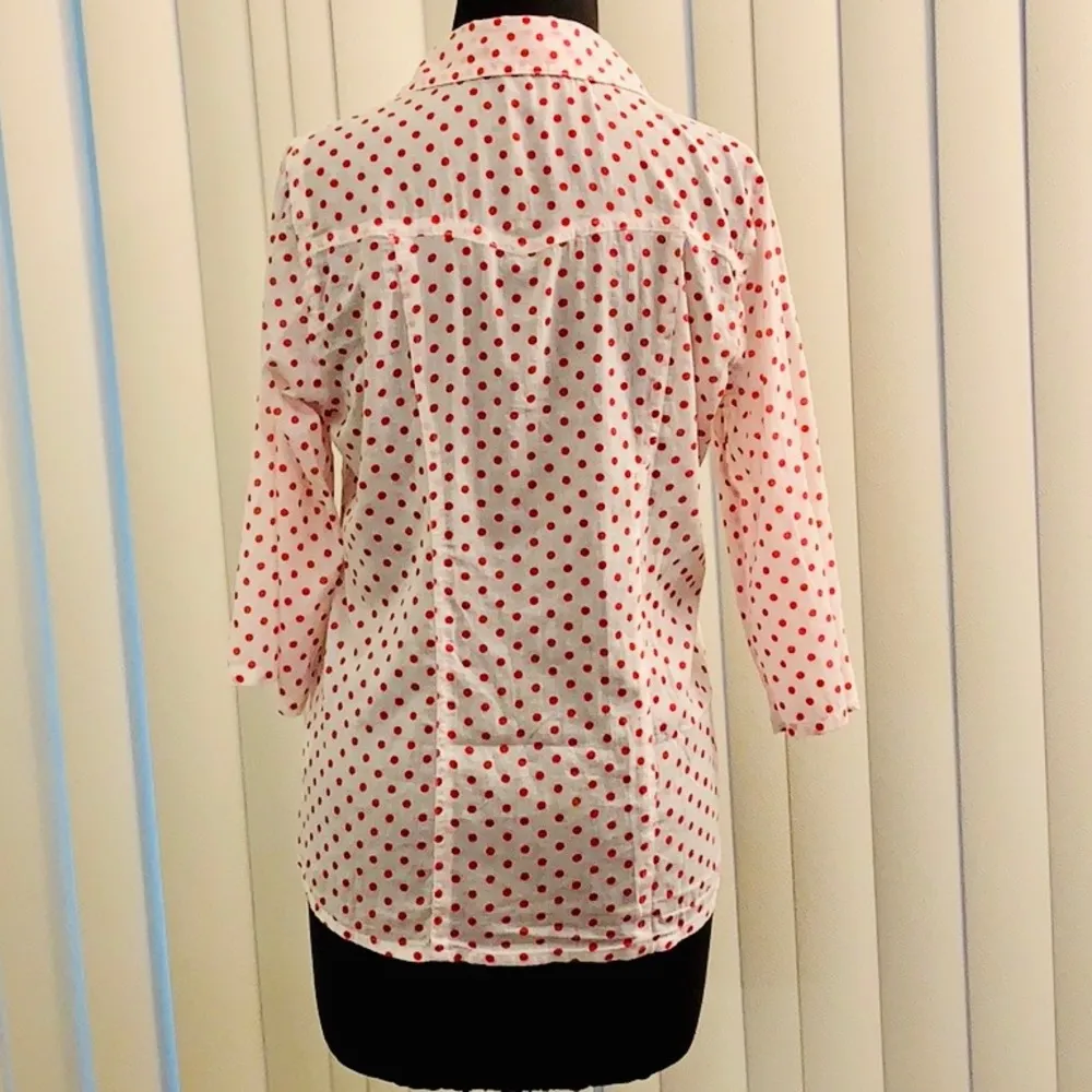 Eden & Olivia polka dot button down shirt. - Image 3