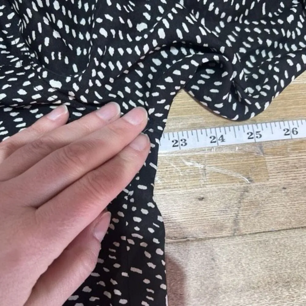 L'Agence ‎ Women's Aztec Print 100% Silk Button-Front Blouse Size Small - Image 4