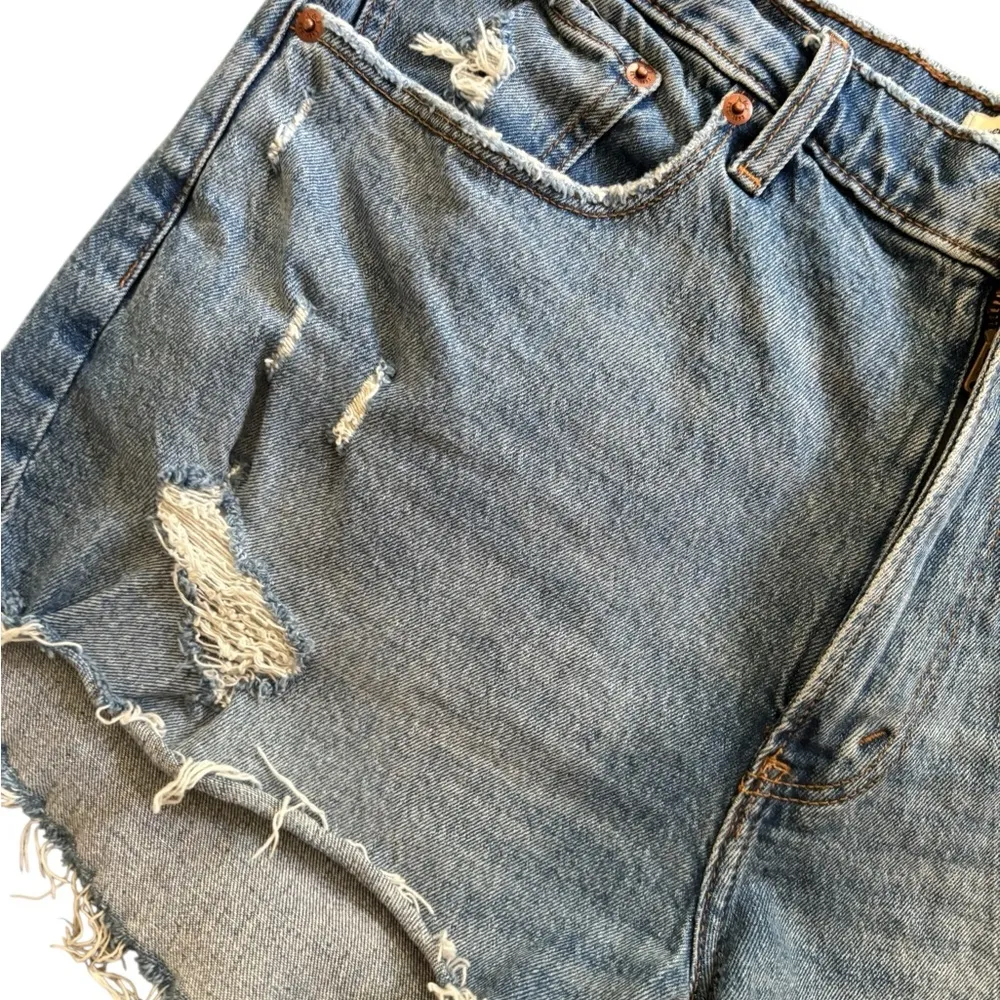 Abercrombie & Fitch High Rise Denim Mom Short 32/14 Curve Love Distressed Blue - Image 3