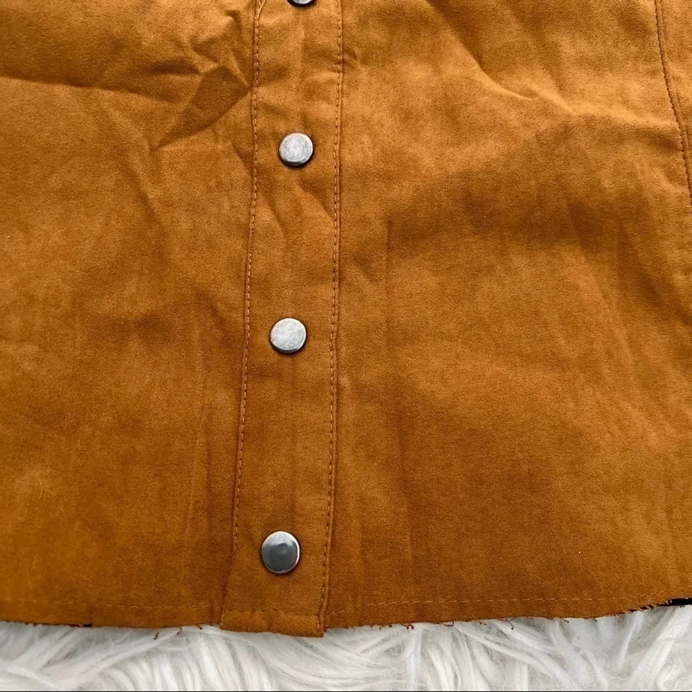 Double Zero Suede Button Mini Skirt Tan - Image 5