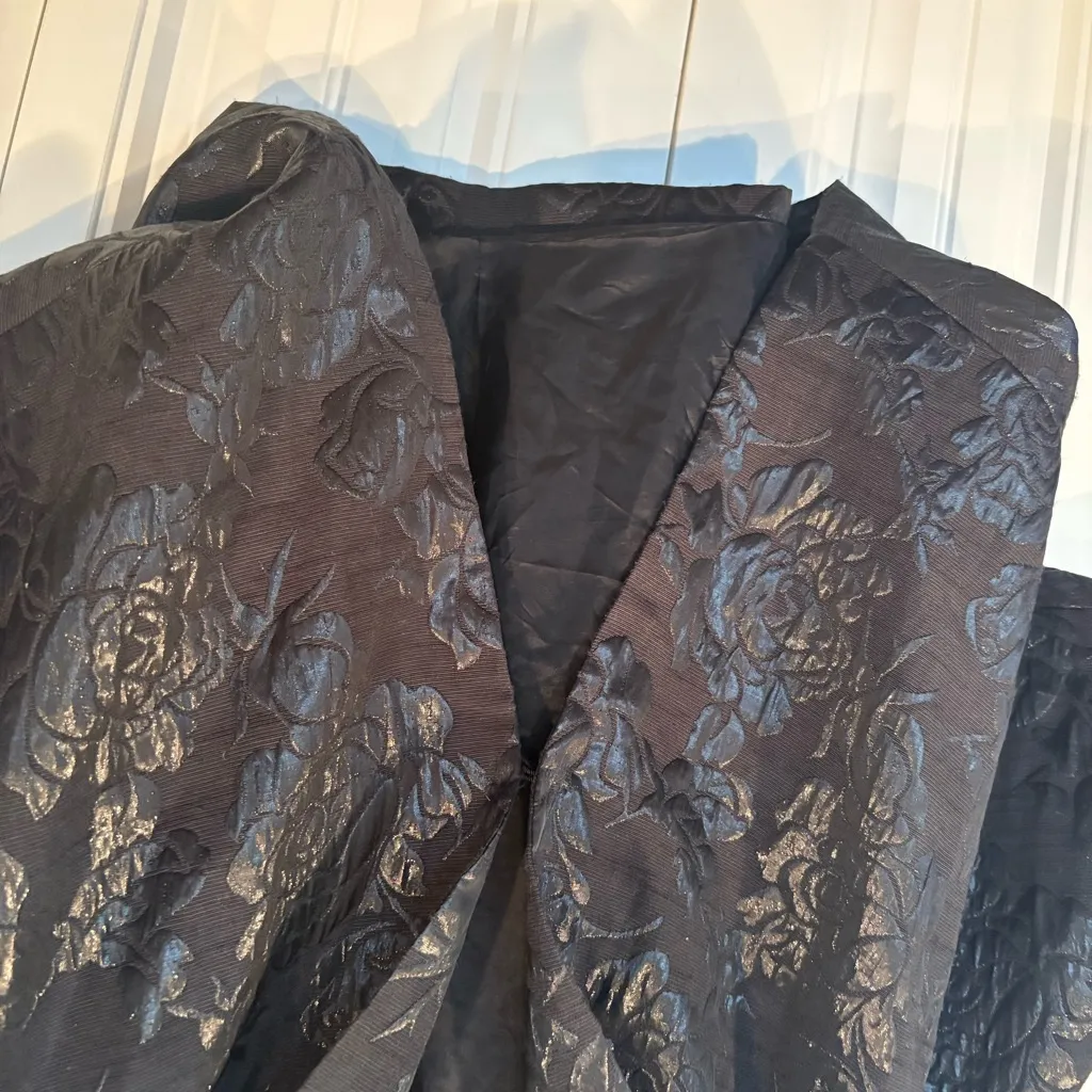 Karen Kane Black‎ Metallic Floral Cape Style Jacket Size Medium - Image 3