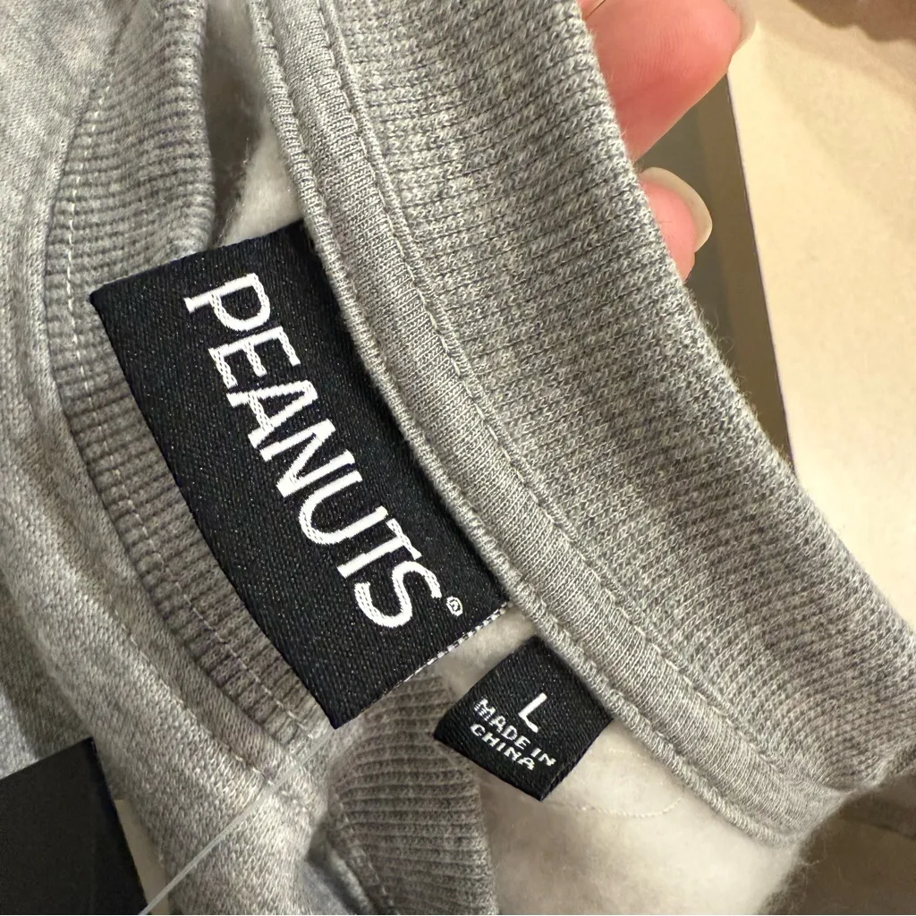 Women’s Gray Christmas Sweatshirt with Cartoon Characters peanuts size large - Image 2