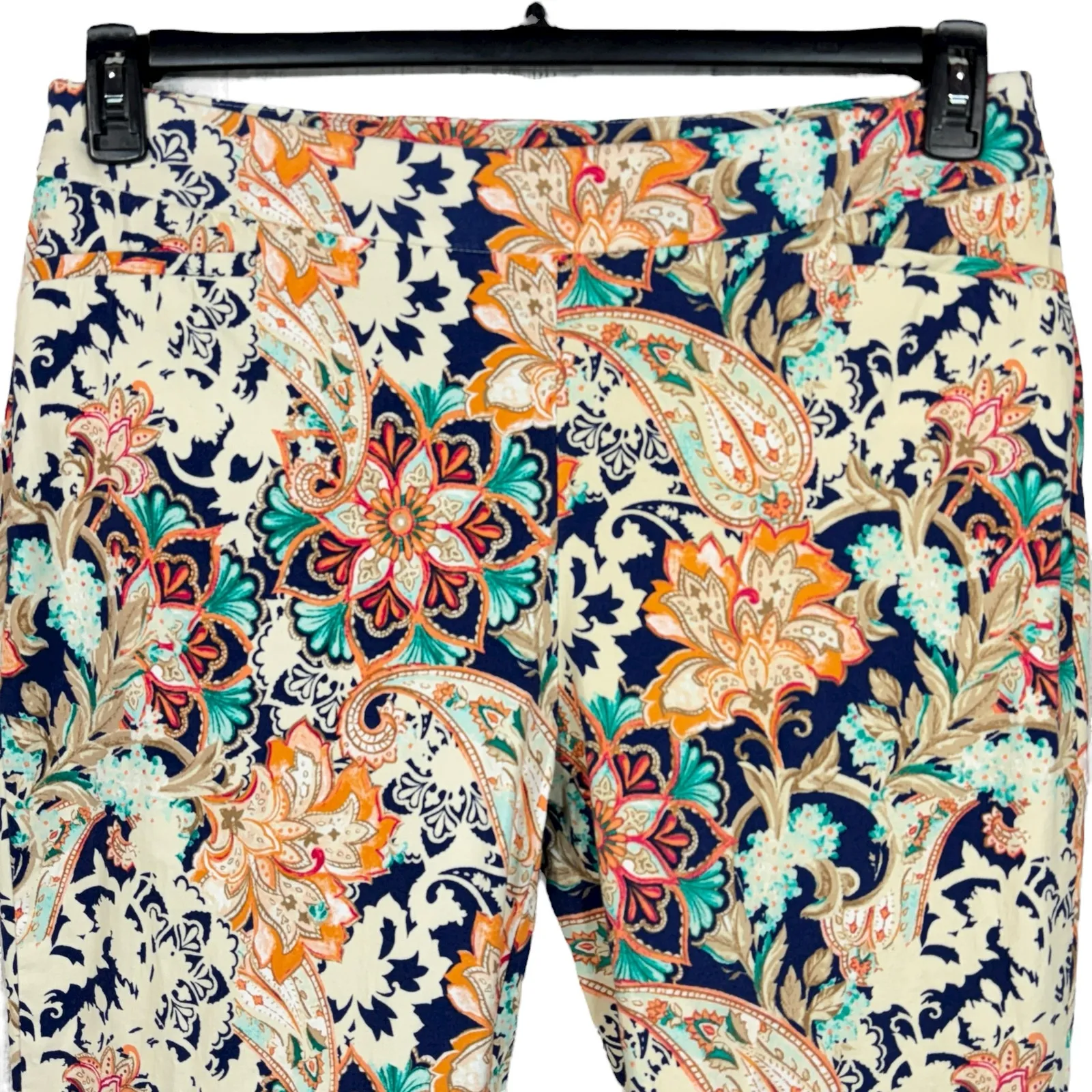 Chico’s SZ 2.5 (14) Crop Pants Pull-On Stretch Paisley Floral Flat Front Hi-Rise - Image 2