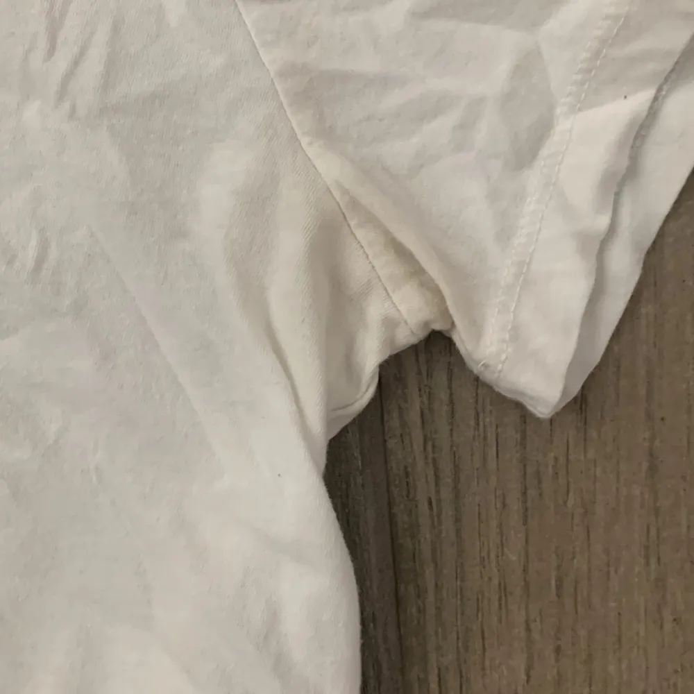 Vans X Leila white t-shirt - Image 4