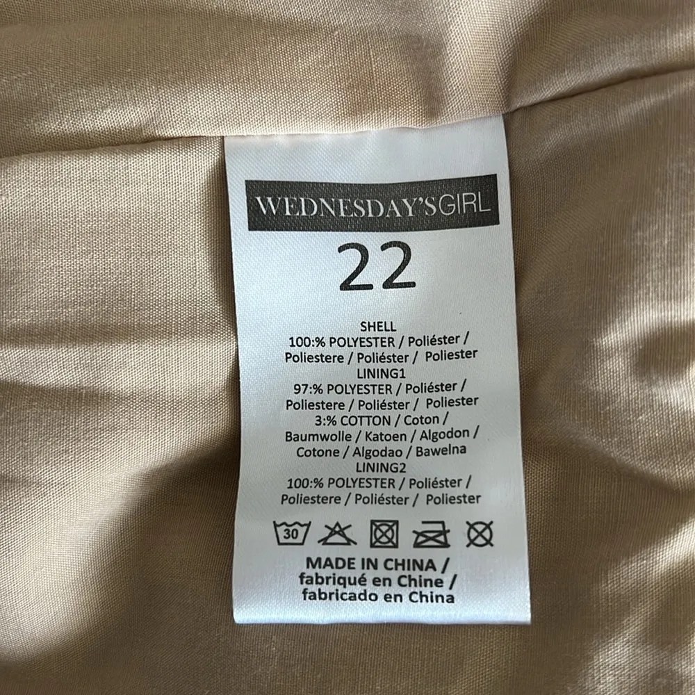 ASOS Wednesday's Girl Curve Teddy Coat in Beige, Size UK 22, US 18 NEW w/Tag - Image 8