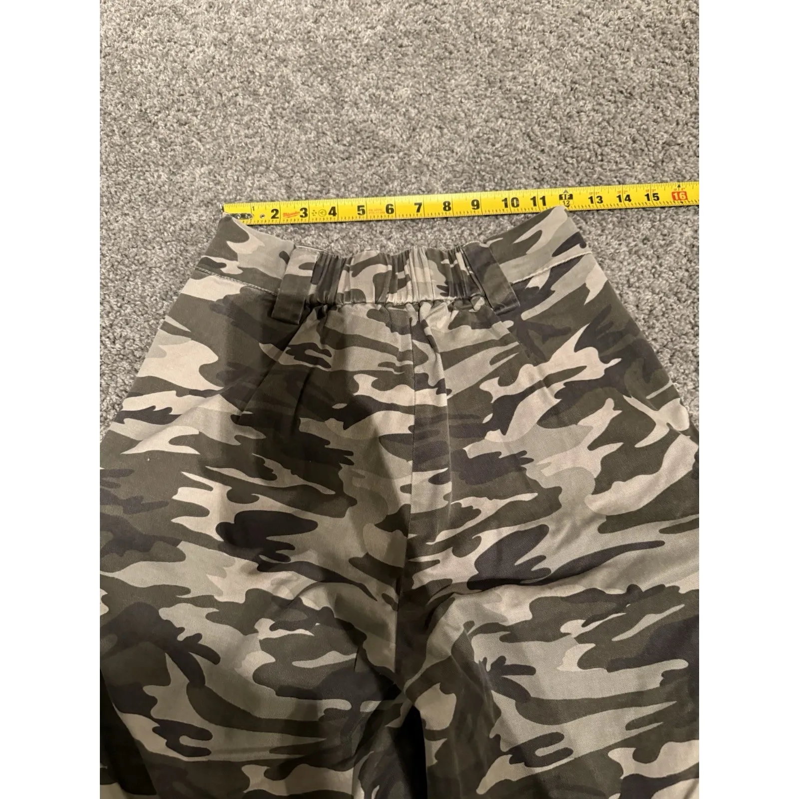 BDG Urban Outfitters Baggy Jogger Army Camo Green Size M Women's - Image 5
