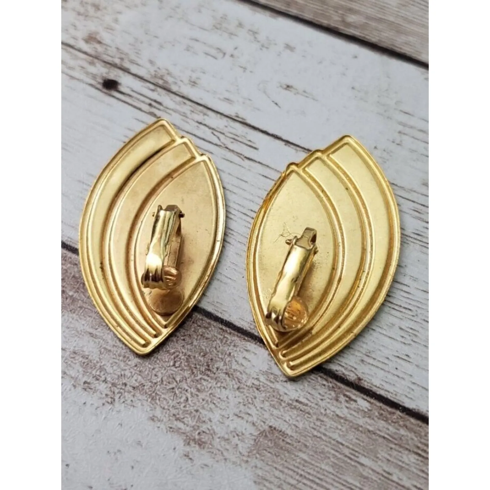 Vintage Clip On Earrings - Image 4