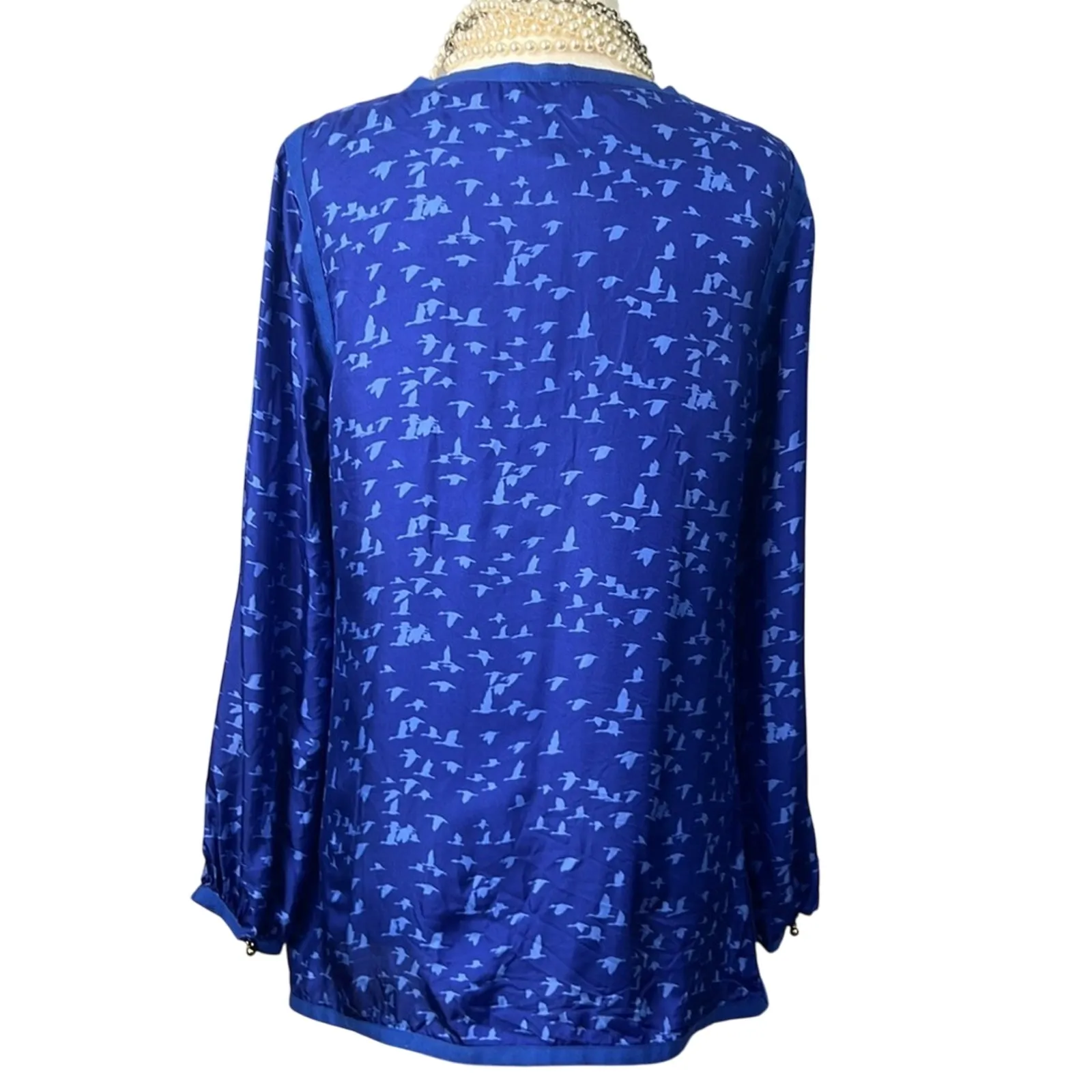 Women’s Elizabeth McKay Long sleeve blue silk tunic top birds size 4 rescue me - Image 3