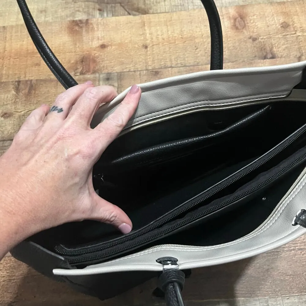 Cameleon Calypso | Women's Vegan Leather Concealed Carry Handbag Gun Purse Black - Image 6