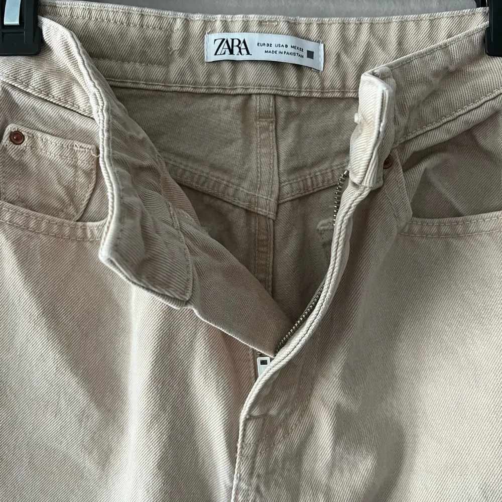 Zara High Waisted Khaki Jeans - Image 2