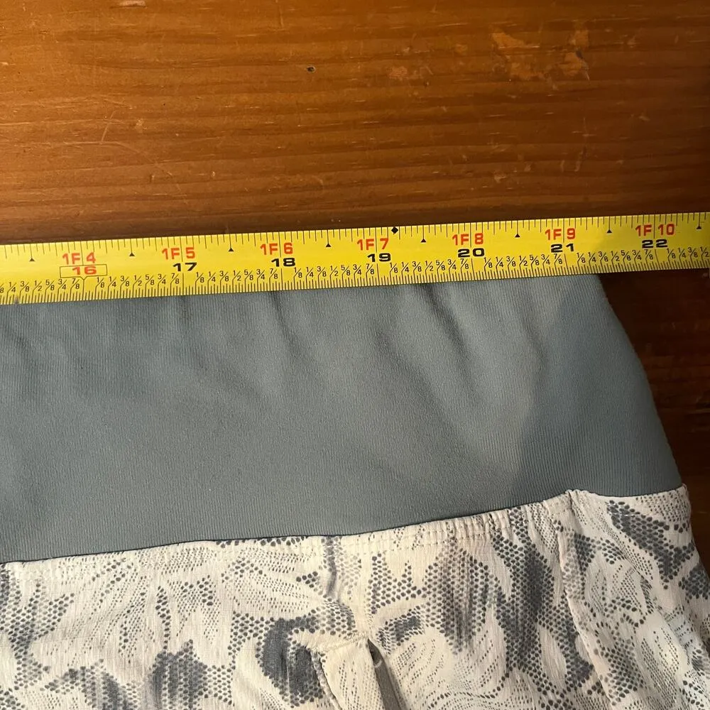 Athleta Women's Trekkie North Short with Pockets Green White Floral Lace Size 22 - Image 10