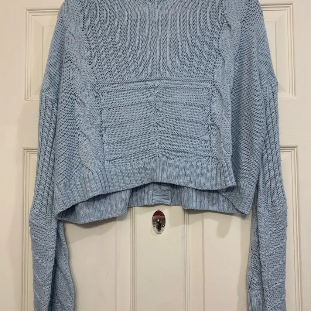 Full Circle Trends Blue Cropped Knit Large Button Up Sweater.      2348 - Image 7