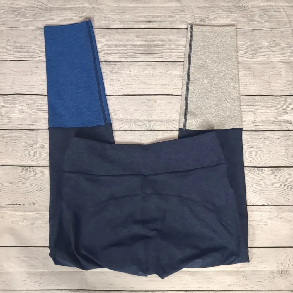 Outdoor voices dipped warmup leggings size medium - Image 4
