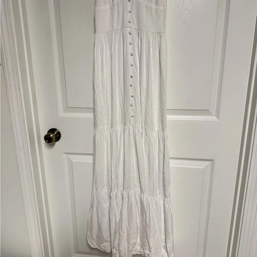NWOT Gianni Bini Elegant White Button-Down Maxi Dress - Image 2