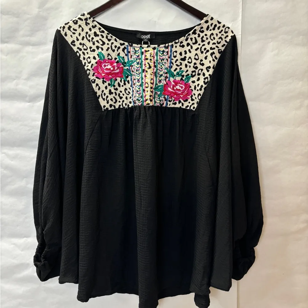 3 XL Oddi black top with embroidery, dolman sleeve, new with tags - Image 2