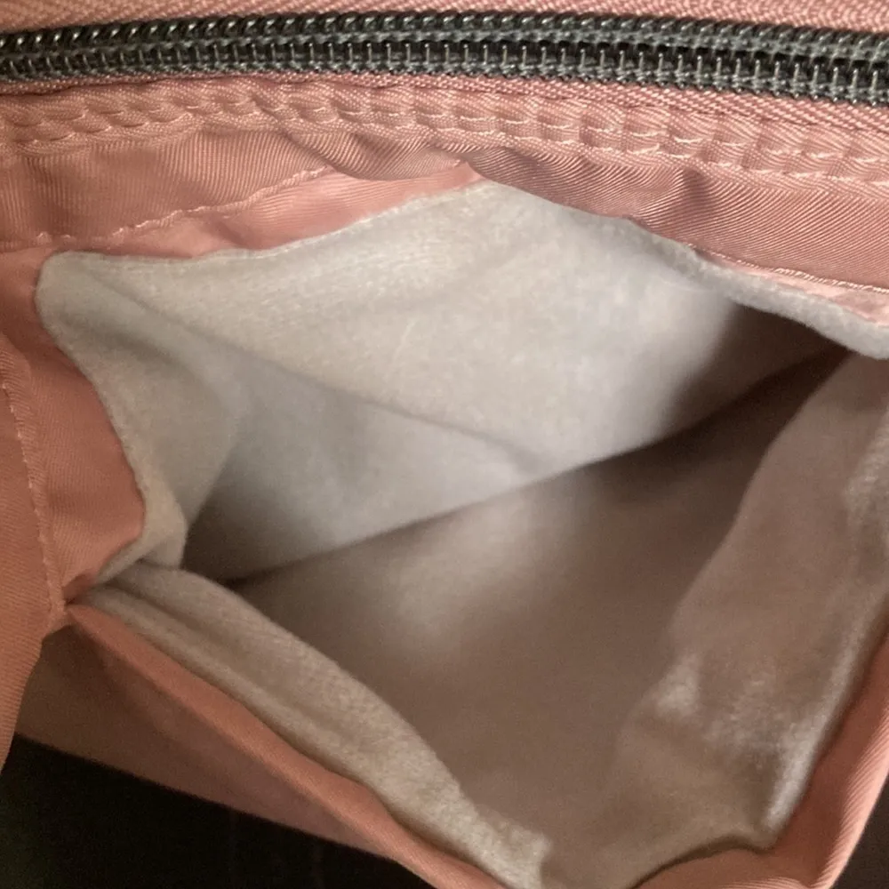 Lug Swivel RFID Quilted Shoulder Bag Pink - Image 10