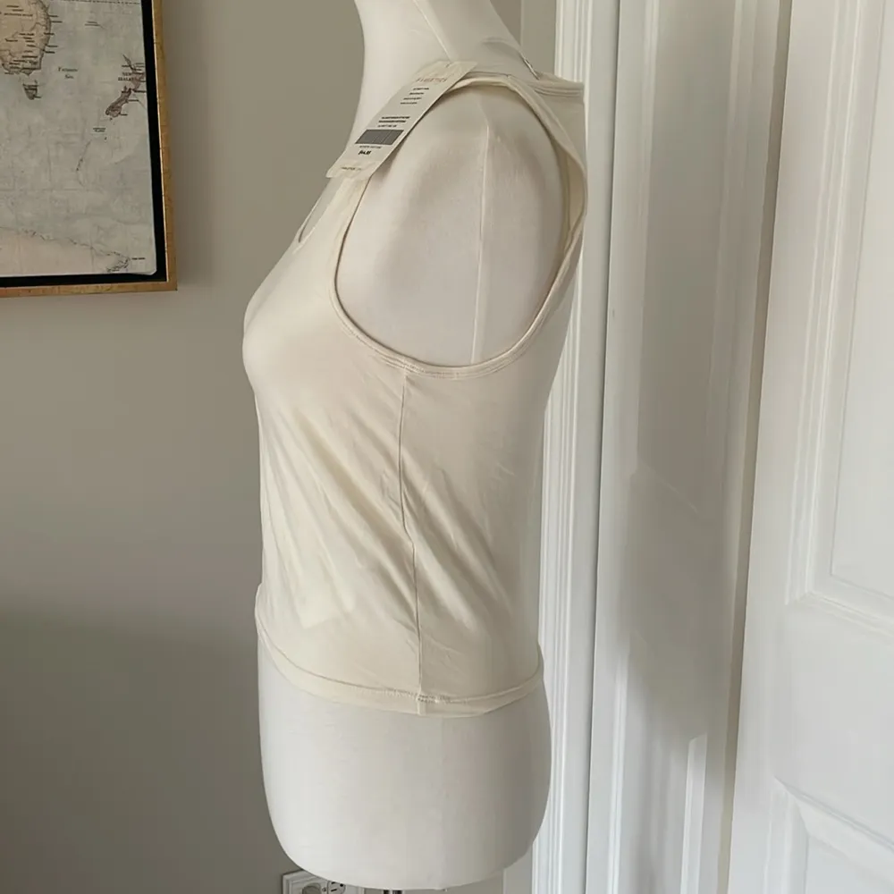 Cute Brand New with Tags Cream Colored Fabletics Tank Top - Image 4