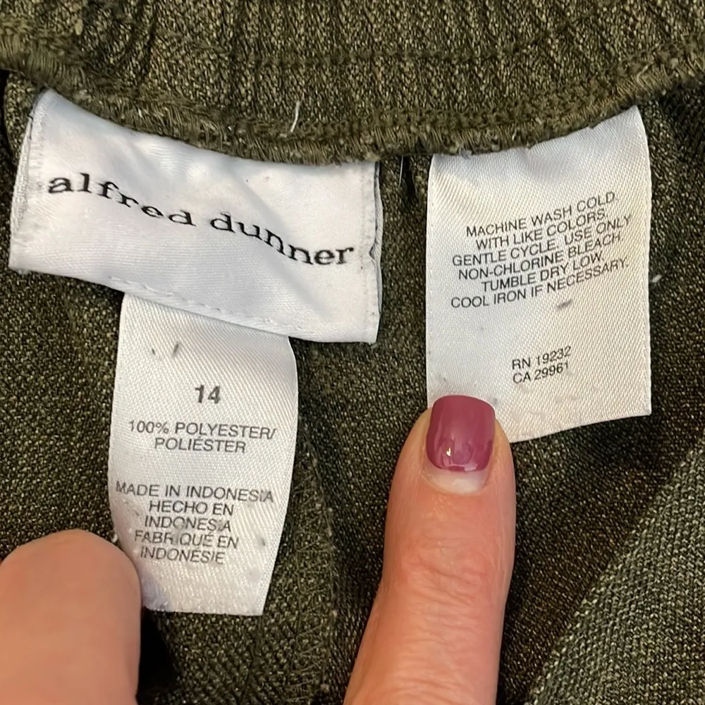 Alfred Dunner Olive Green Pull On Elastic Back Slacks with Side Pockets Size 14 - Image 5