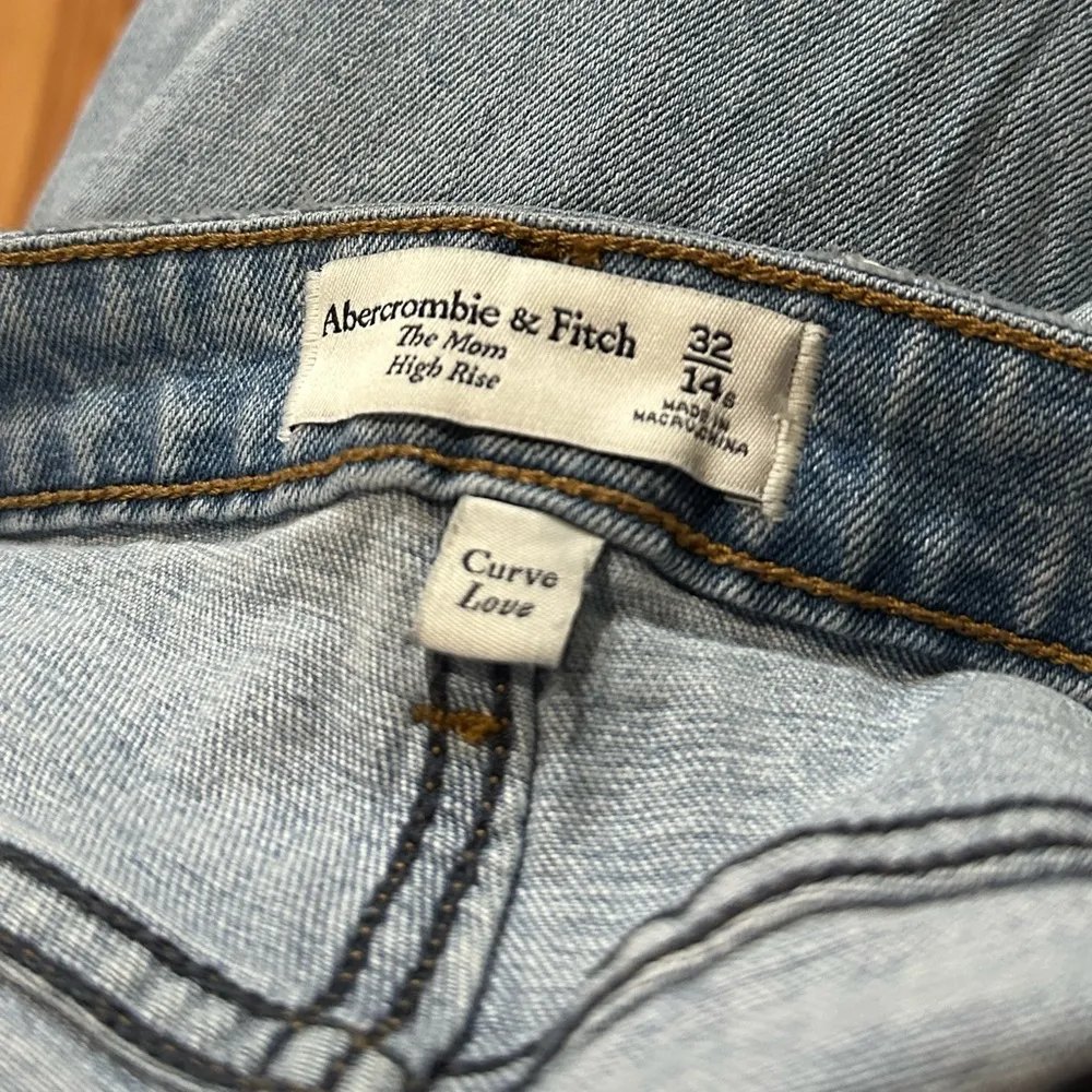Abercrombie & Fitch Curve Love The Mom High Rise 14 - Image 3