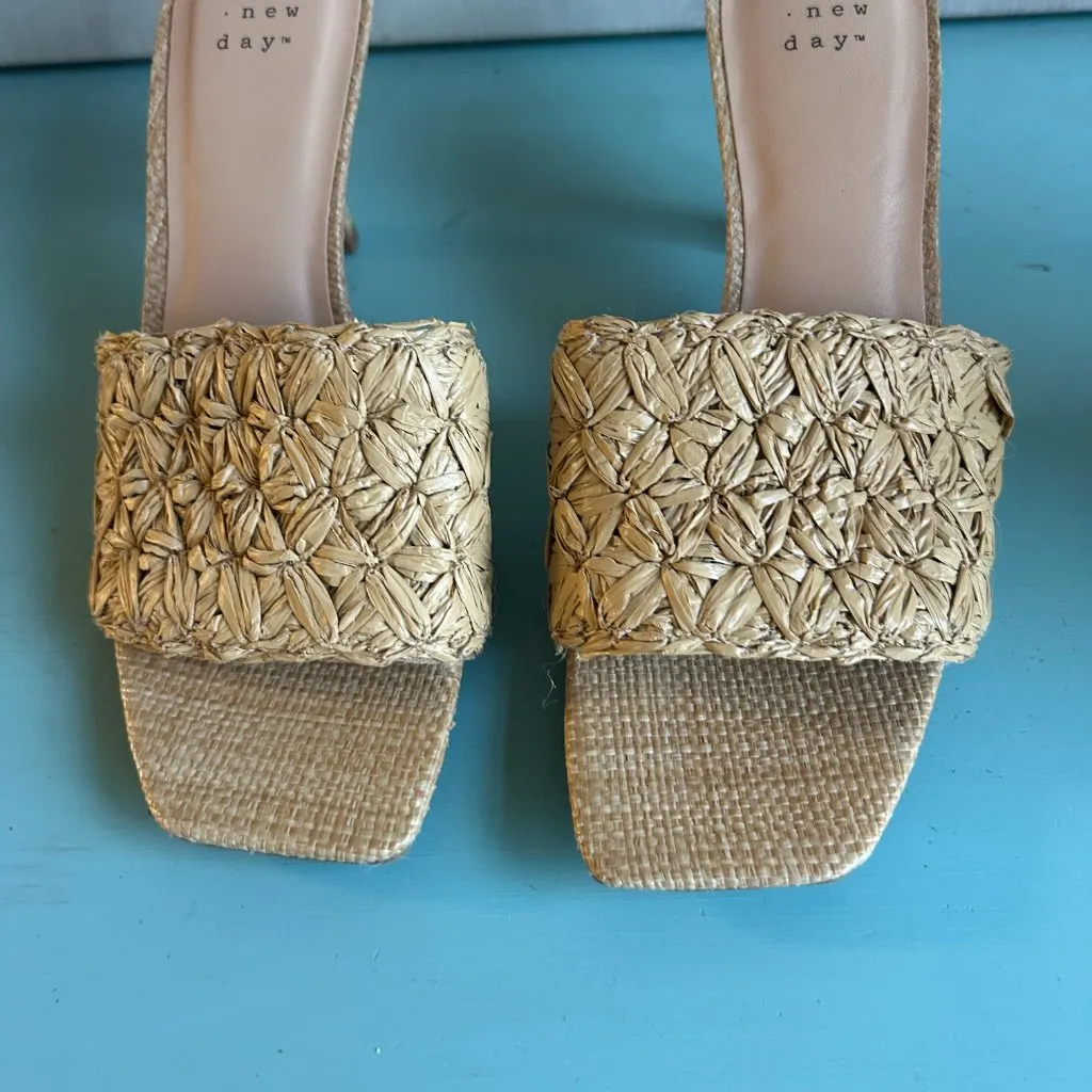 A New Day Women's Ayla Woven Raffia Slide Heels Size 7 Square Toe 3 inch Heel - Image 4