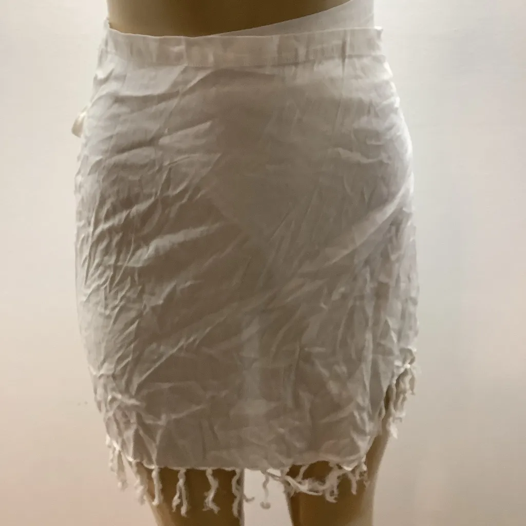 Zuliana Size Small Floral Black and Blue & White Fringe Sarong Skirts. New - Image 5