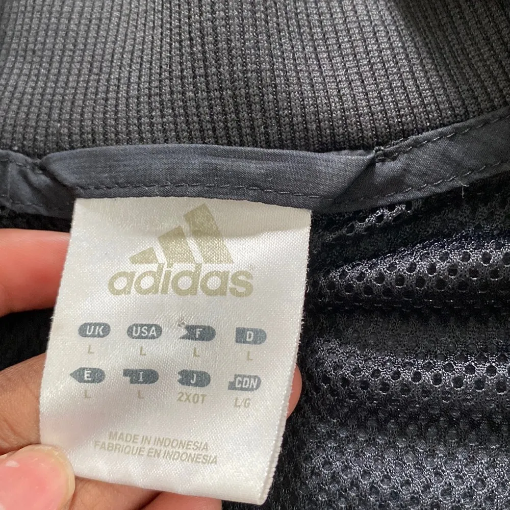 Adidas Classic Black Full Zip Windbreaker SIZE L - Image 3