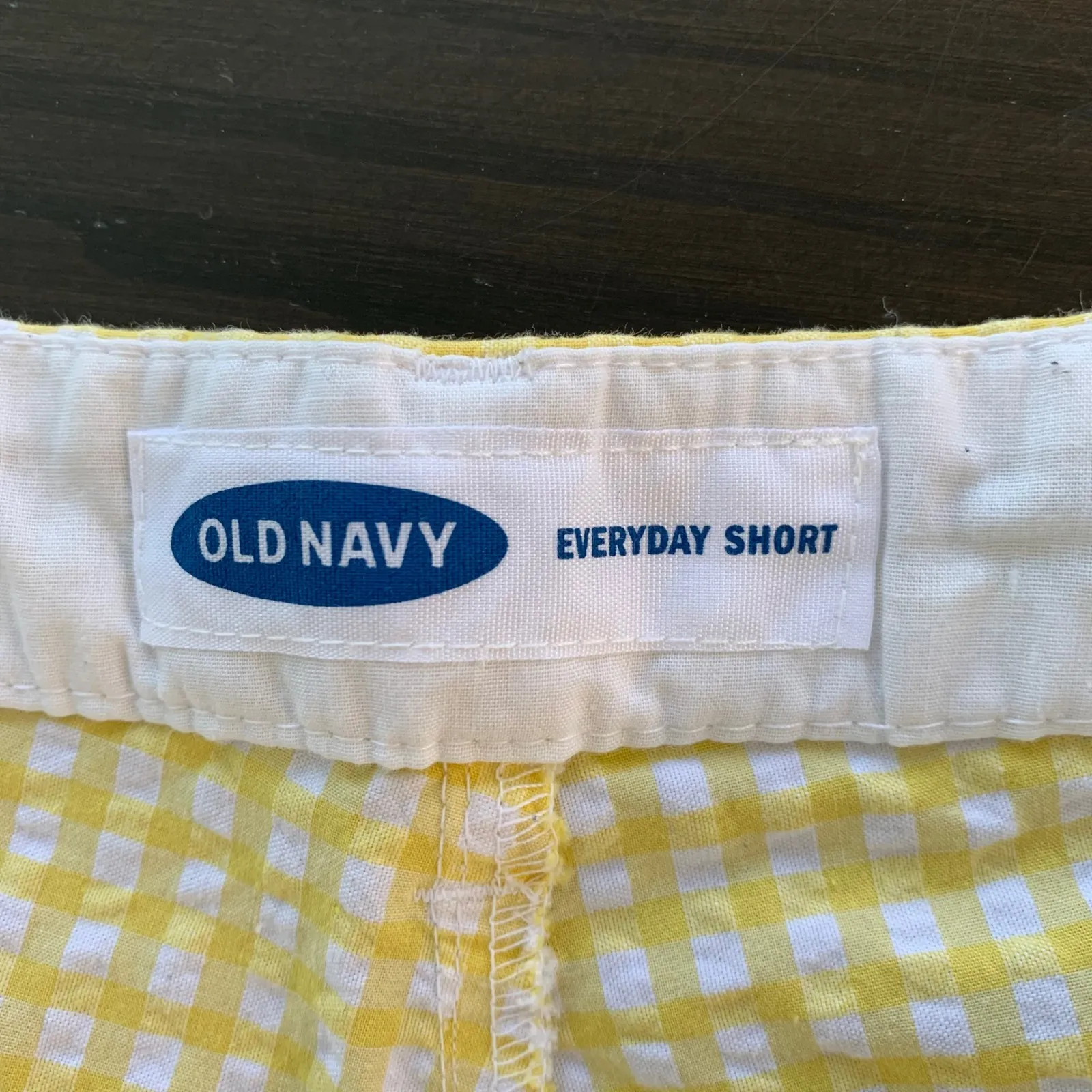Old Navy Yellow Gingham Seersucker‎ Everyday Shorts Size 8 Women's Preppy Summer - Image 3