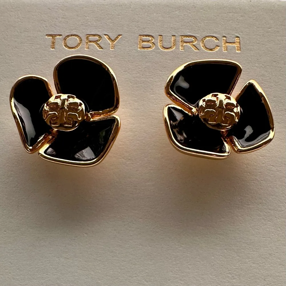 New Tory Burch Fleur Flower Stud Earrings Black Enamel/Gold on TB earring card - Image 8