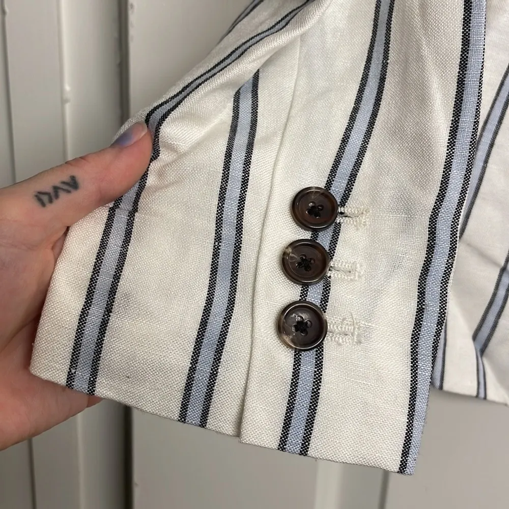 White Linen Pinstripe Blazer - Image 8