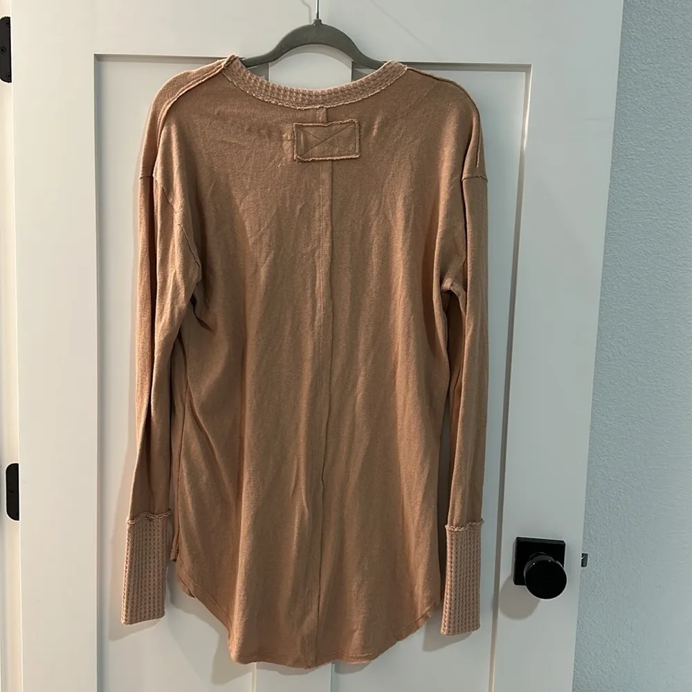 Urban Daizy Women's M Long Sleeve Henley Taupe Tan Neutral Boho Cotton Pullover - Image 5