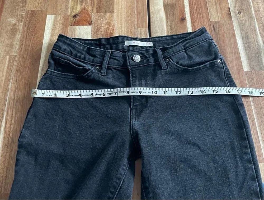 Levi’s Jeans 711 Skinny Black Wash Size 28 - Image 5