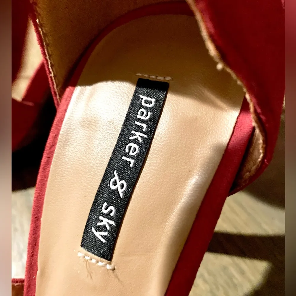 EUC Parker & Sky Women’s Strappy Red Velvet 4” Stilettos Size: 7 M - Image 14