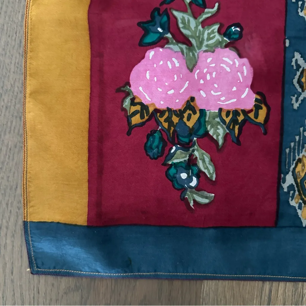 NWT Lisa Corti 100% Silk Pocket Square Scarf Geometric Floral Print 50cmx50cm Pink - Image 6