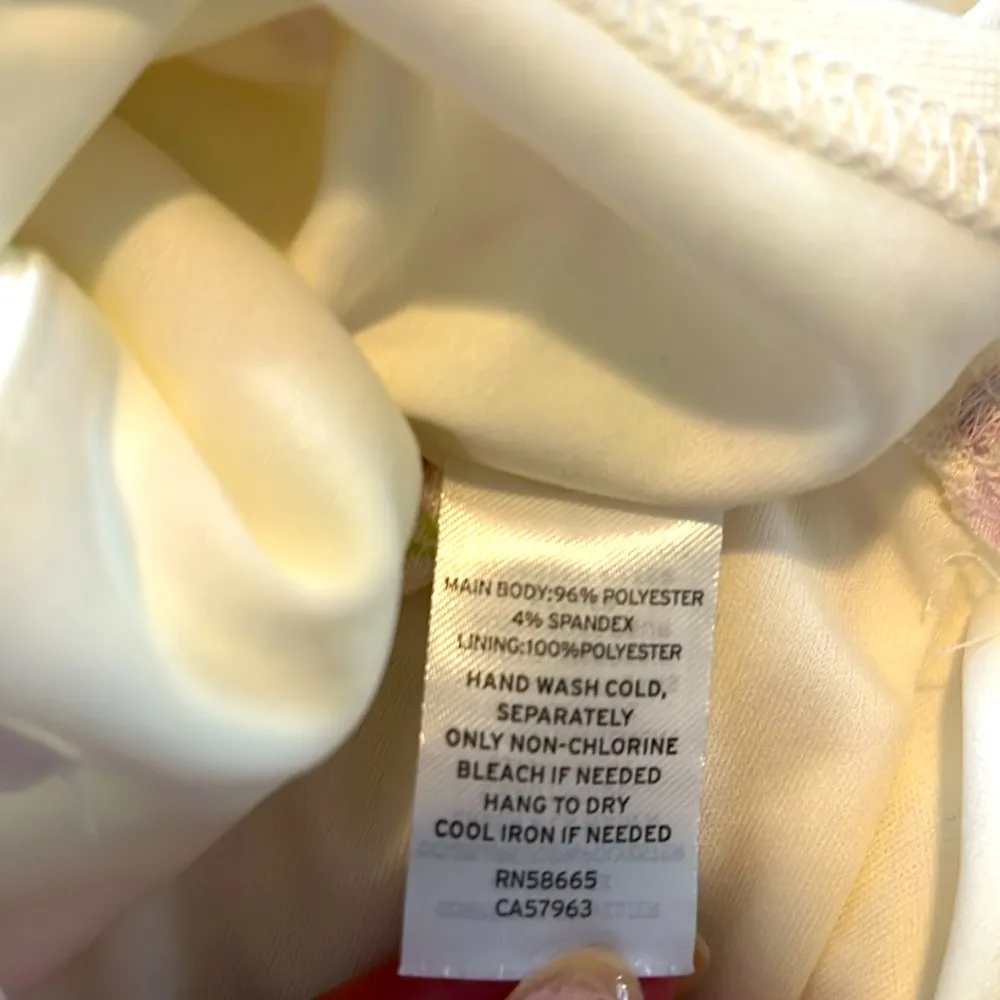 BP Cropped Tank Top Color Cream with Floral Print Size 1X NWT - Image 5