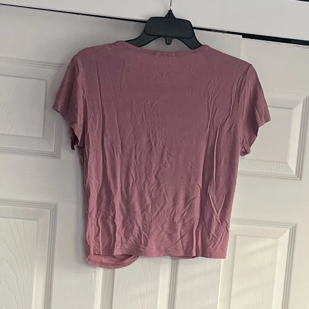 FRENCH PASTRY keep it knotted crop top - Image 2