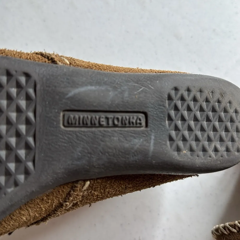 Minnetonka Stitched Moccasin Brown Suede Chukka Shoes Size 6 - Image 10