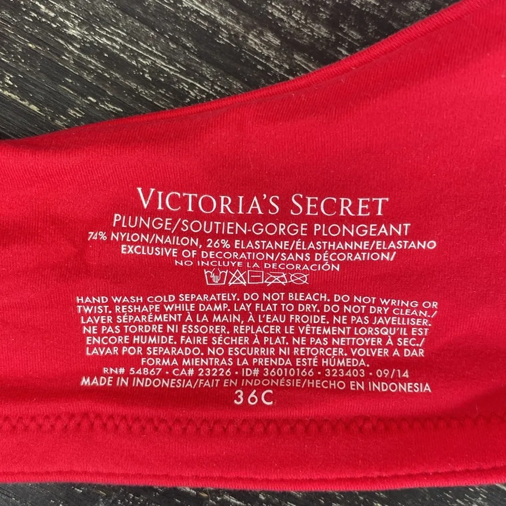 Victoria’s Secret Body By Victoria Lined Tagless Underwire Demi Bra 36C - Image 4