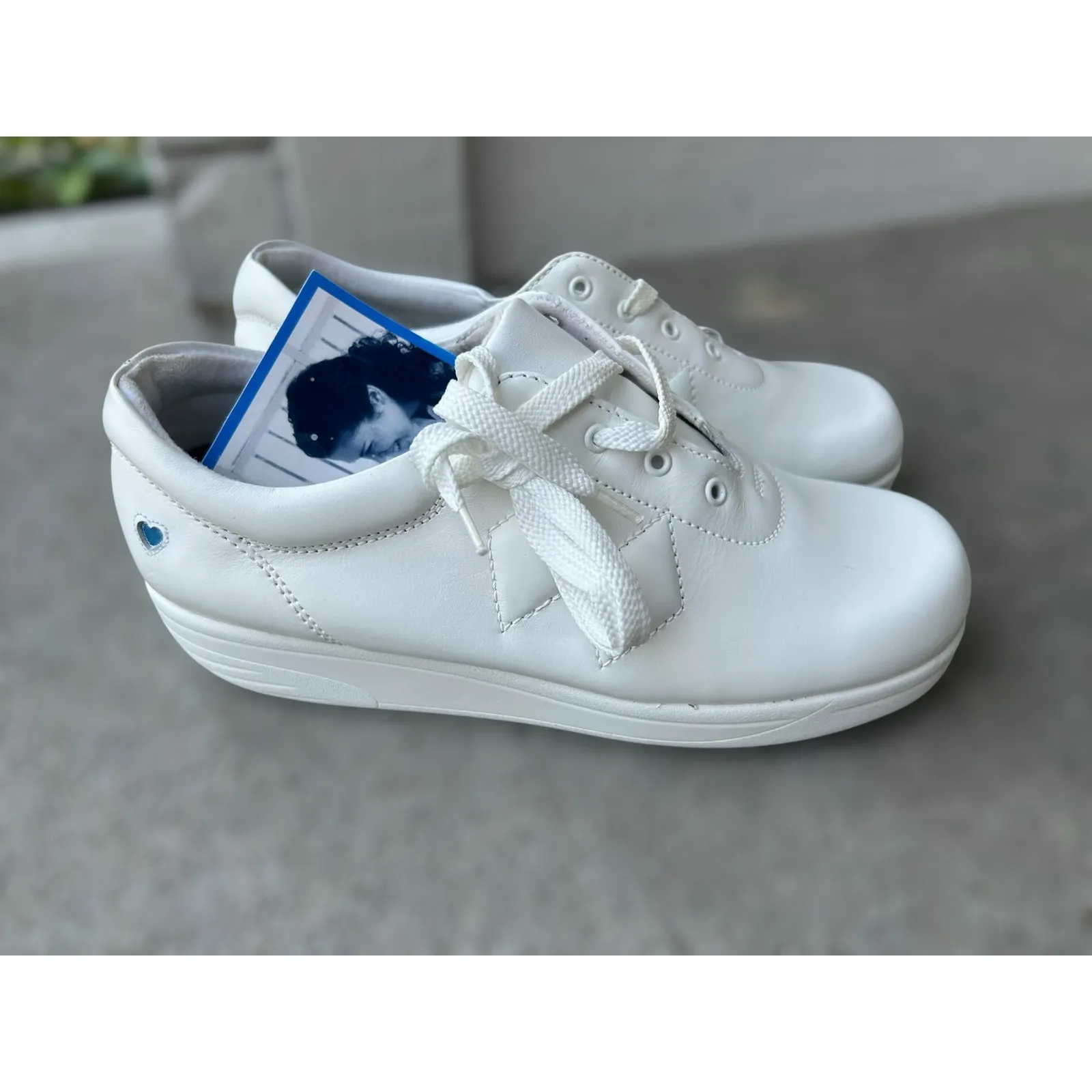 Nurse Mates Performance Shoes White Leather Women's 7.5 Wide NEW Comfort Walking - Image 4