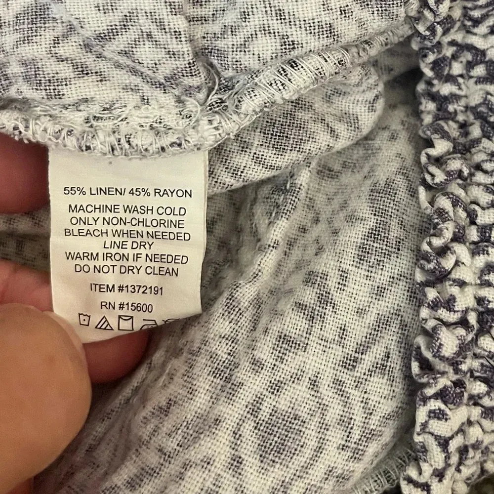 Women’s Briggs purple & white pattern linen blend shorts high waist size Medium - Image 4