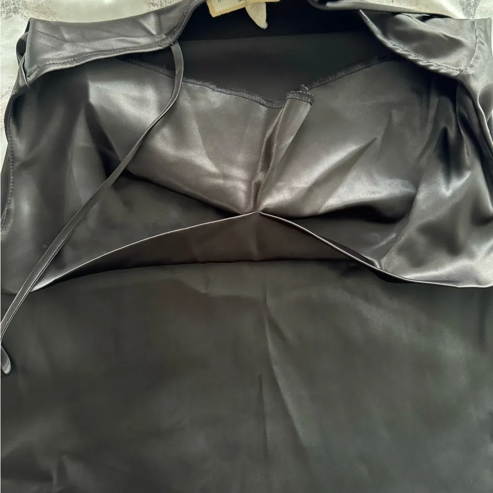 Threads & States black satin spaghetti straps cowl neck slip dress, size S party - Image 13