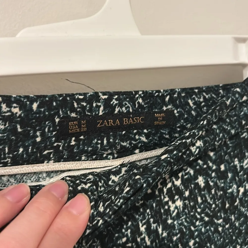 Zara Green Patterned Lightweight Trouser Slacks Dress Pants Work Career Size M - Image 3