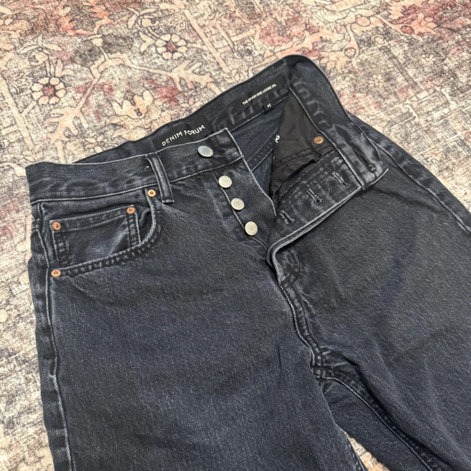 Aritzia Denim Forum Joni High Rise Loose Jeans – Black Wash – Size 24 / 29L - Image 2